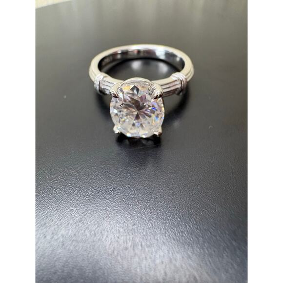 NEW 2.5ct Moissanite - 18K White Gold Over Silver - Sz. 6.5 - Picture 5 of 8